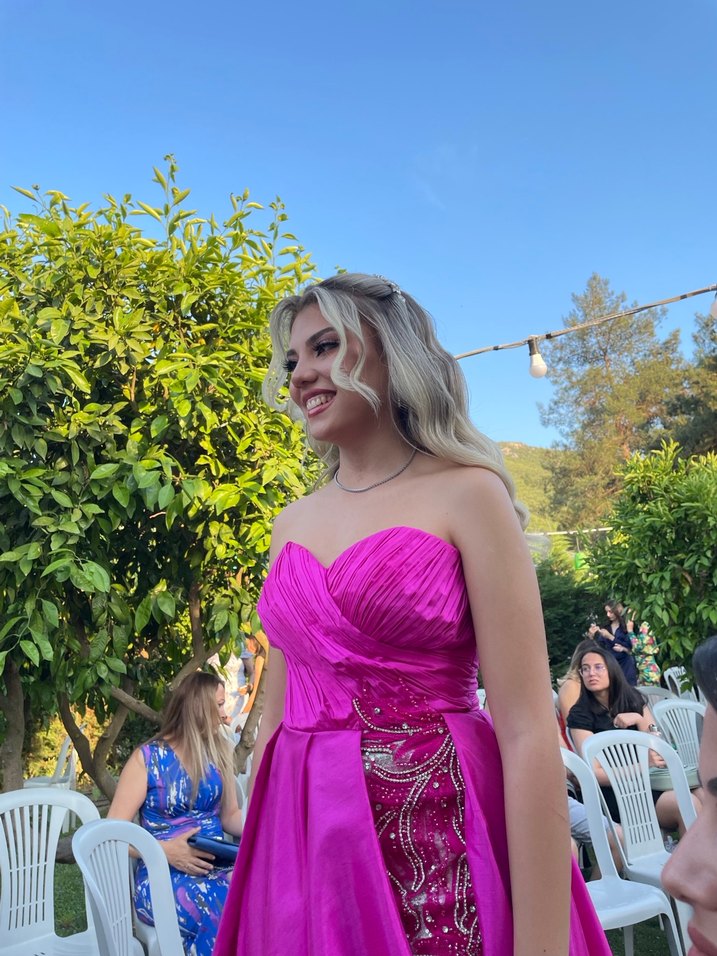 Pembe Drapeli Straplez Uzun Abiye önden yırtmaçlı şortlu - Görsel 3