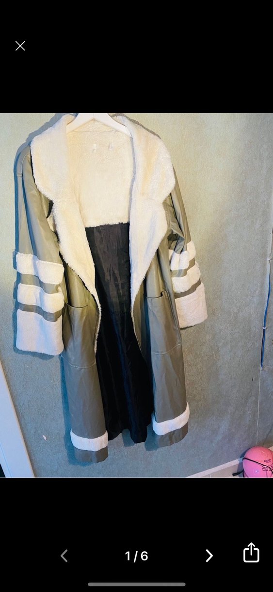 Gri Uzun Kadın Kaban Kürklü Detaylı - Görsel 2