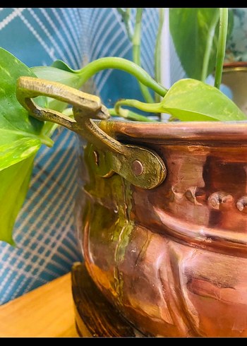 Ayaş ayaklı bakır saksı - Görsel 3