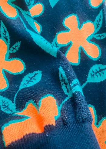 Çiçek Desenli Renkli Örgü Kadın Hırka - Görsel 2