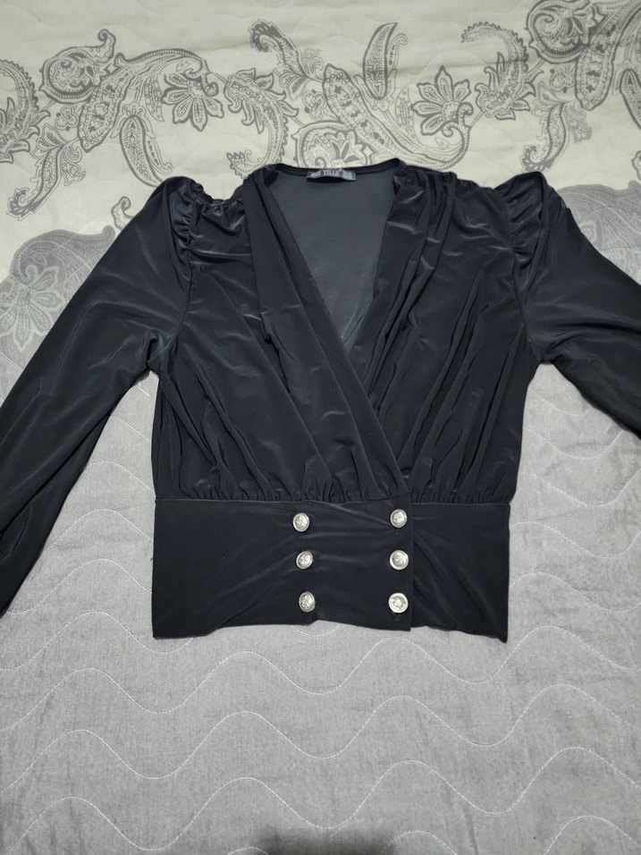 Düğmeli Siyah Gotik V Yaka Bluz - Görsel 2