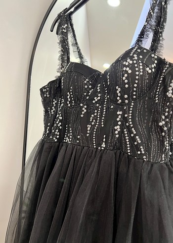 Siyah İşlemeli Uzun Straplez Abiye Elbise - Görsel 2