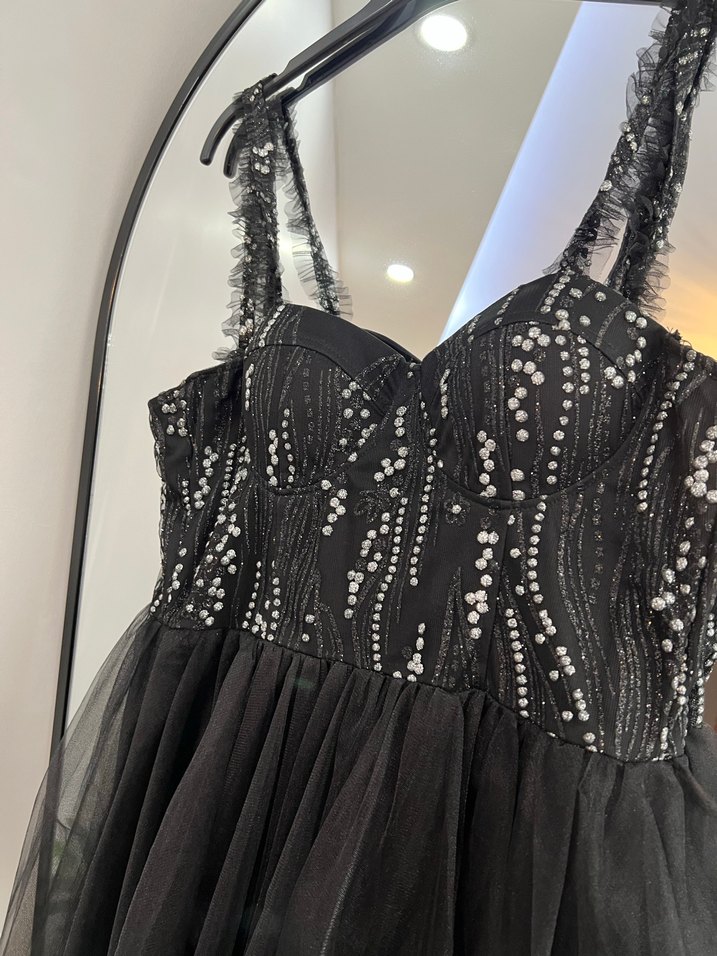 Siyah İşlemeli Uzun Straplez Abiye Elbise - Görsel 4