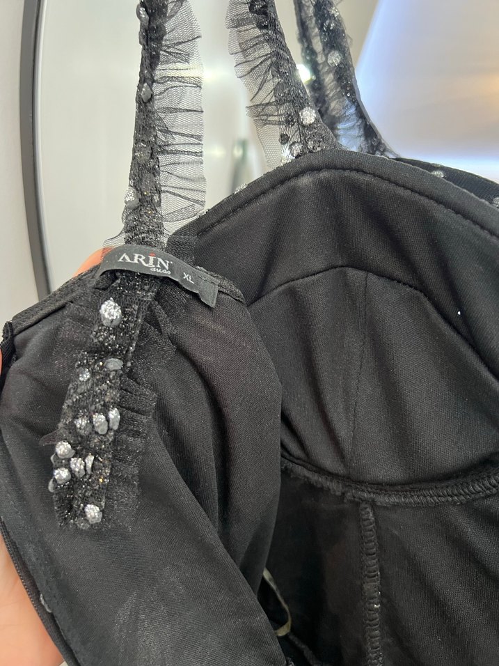 Siyah İşlemeli Uzun Straplez Abiye Elbise - Görsel 5