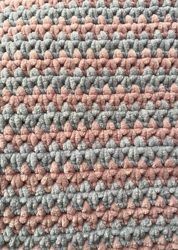 Gri ve Pembe Örgü Çocuk Battaniyesi - Görsel 2