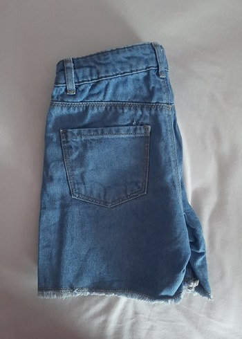 Nakışlı, kemerli, bol kesim mavi kot şort - Görsel 3