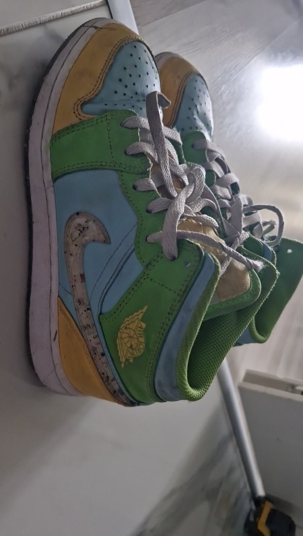 Renkli Bağcıklı Basketbol Ayakkabısı - Görsel 3