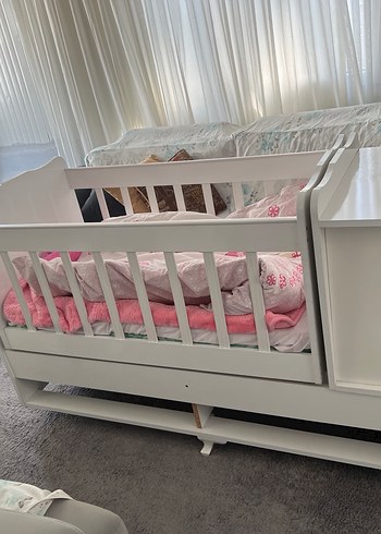 Beyaz Bebek Beşiği ve Altı Çekmeceli - Görsel 3