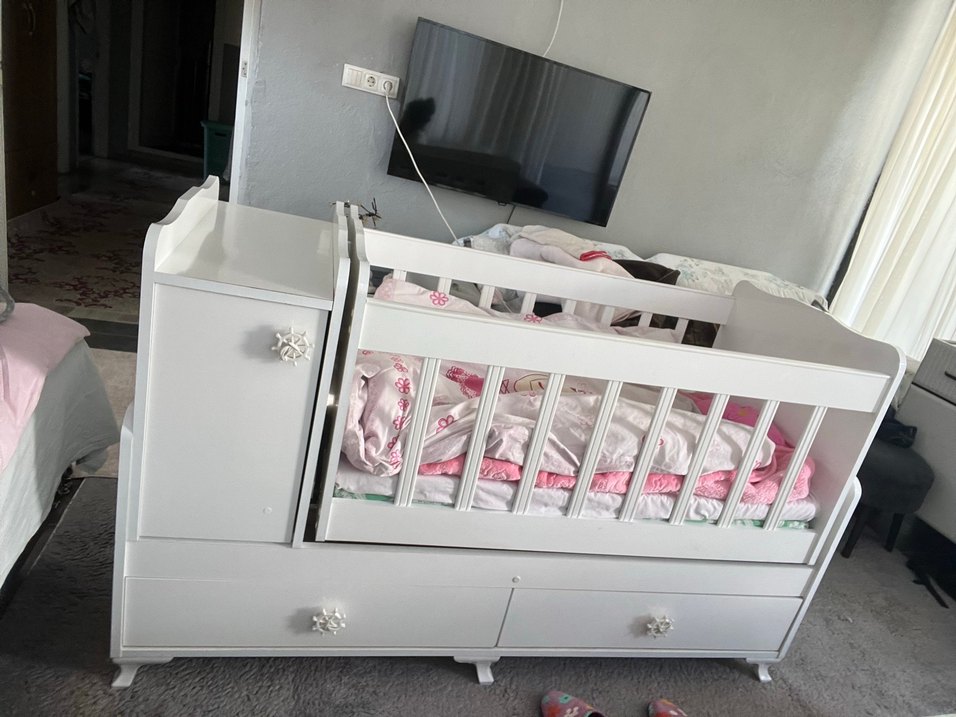 Beyaz Bebek Beşiği ve Altı Çekmeceli - Görsel 2