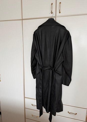 Zara ERKEK Siyah Deri Kemerli Uzun Trençkot - Görsel 3