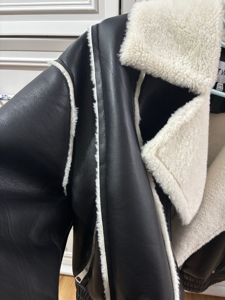 Siyah Deri Kürklü Kadın Ceket - Görsel 4