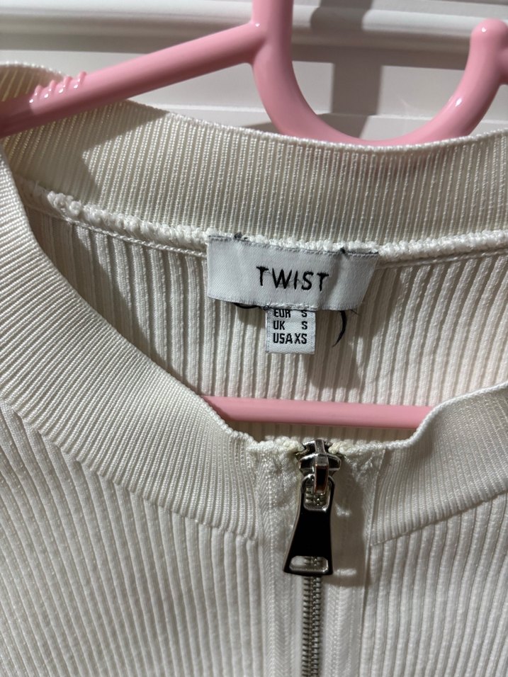 Beyaz Fermuarlı İnce Triko - Görsel 3