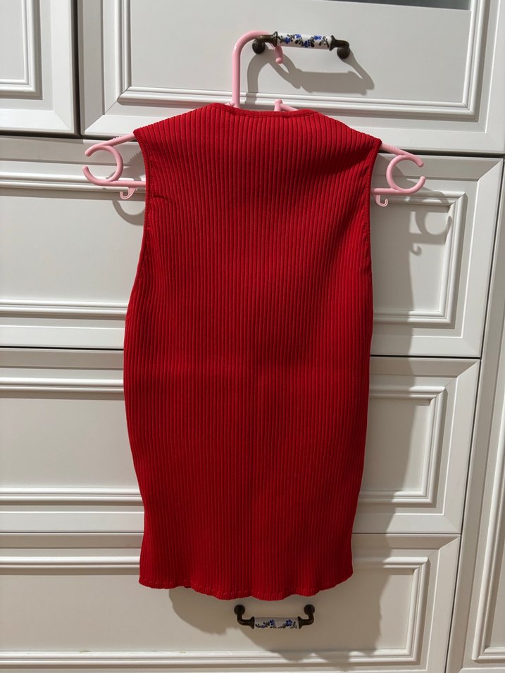 Kadın Kırmızı Örgü Atlet ve Siyah Tayt - Görsel 3