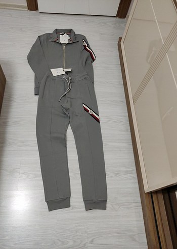 Moncler QR Onaylı S Beden Eşofman Takımı - Sıfır Etiketli - Görsel 6