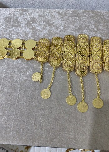 Zincir Detaylı Altın Rengi Kadın Kemer - Görsel 2