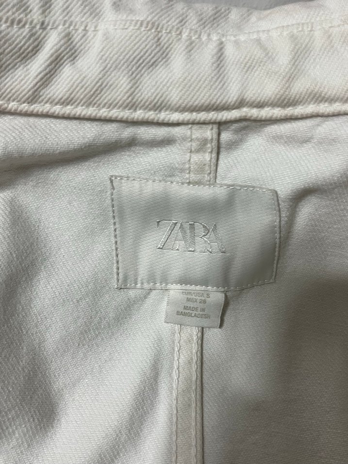 Düğmeli Beyaz Midi Ceket - Görsel 3