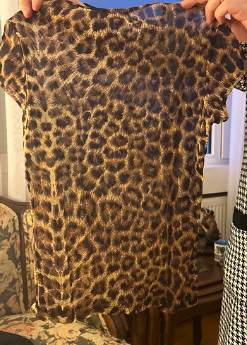 Leopar Desenli Kısa Kollu Bluz - Görsel 3