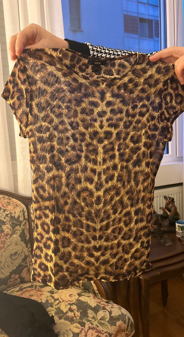 Leopar Desenli Kısa Kollu Bluz - Görsel 2