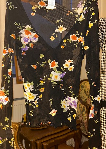 Çiçek Desenli V Yakalı Uzun Kollu Bluz - Görsel 2