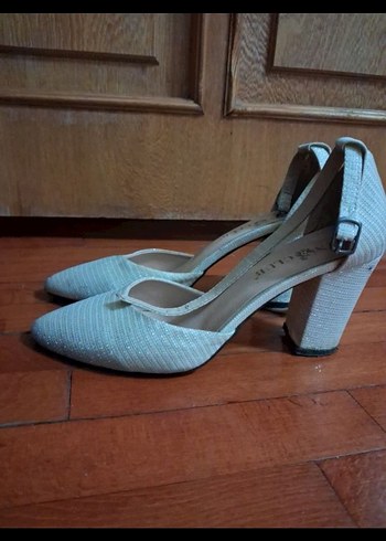 Bej Yılan Desenli Tokalı İnce Topuklu Kadın Ayakkabı - Görsel 2