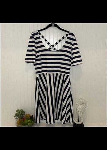 Çizgili V Yaka Midi Elbise - Görsel 4