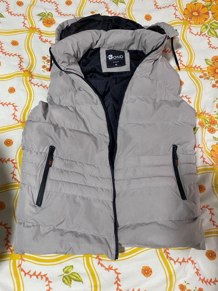 Gri Kapüşonlu Erkek Yelek - Görsel 3