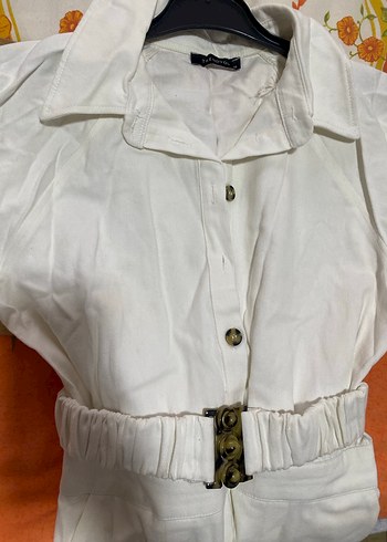 Beyaz Kemerli Kısa Kadın Tulum - Görsel 3