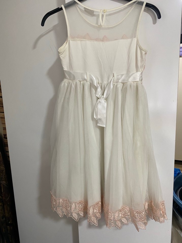 Kız Çocuk Beyaz Dantel Nakışlı Elbise - Görsel 4