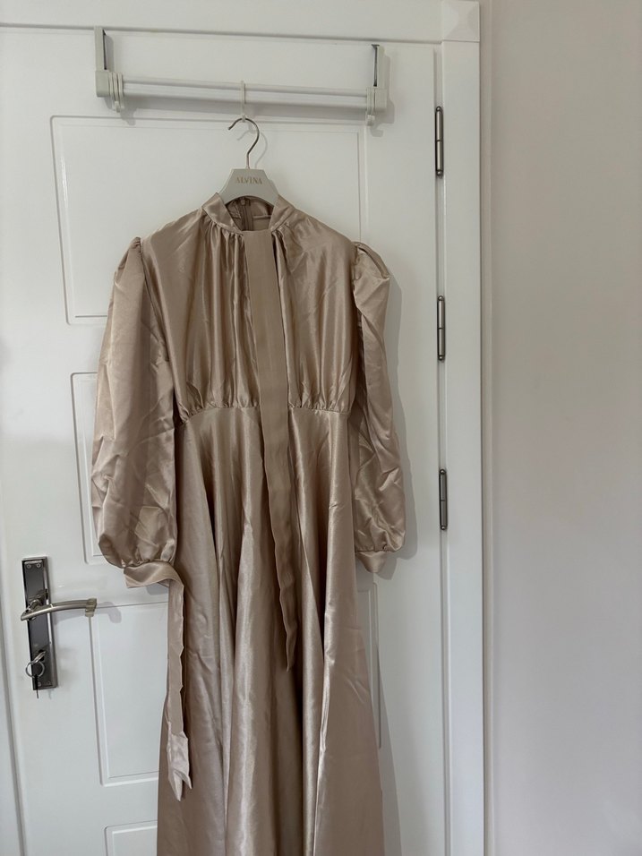 Vanilya rengi saten abiye - Görsel 5