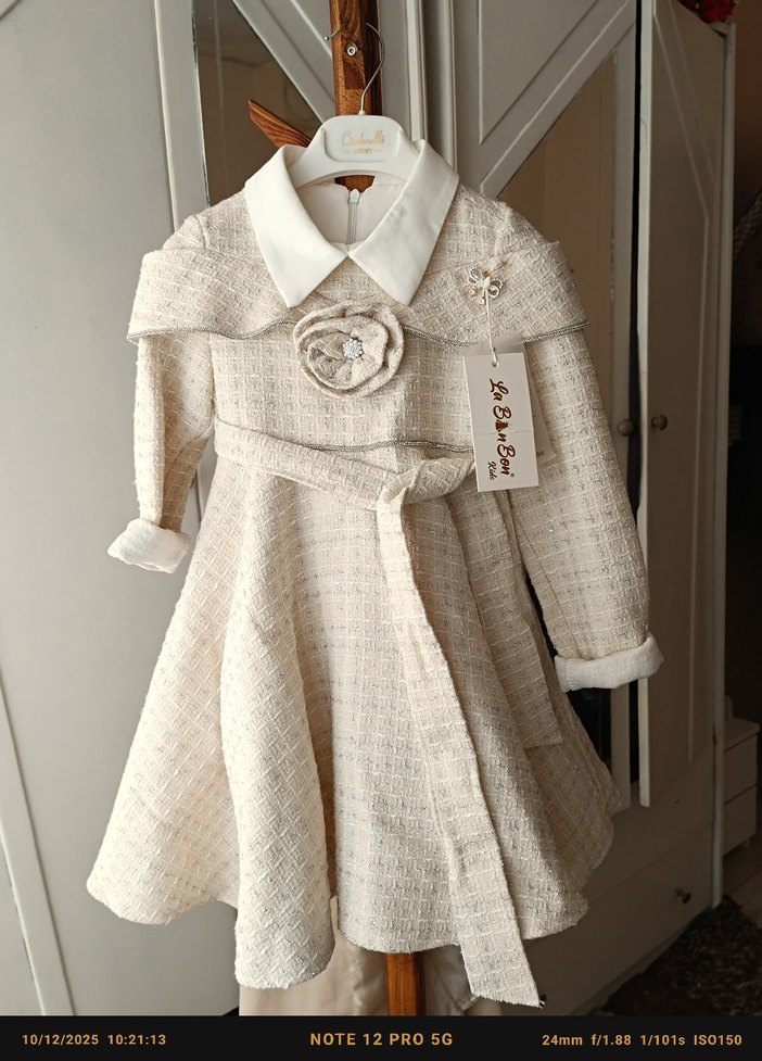 Kız Çocuk Düğmeli Nakış Detaylı Elbise - Görsel 2