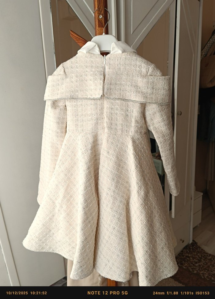 Kız Çocuk Düğmeli Nakış Detaylı Elbise - Görsel 4