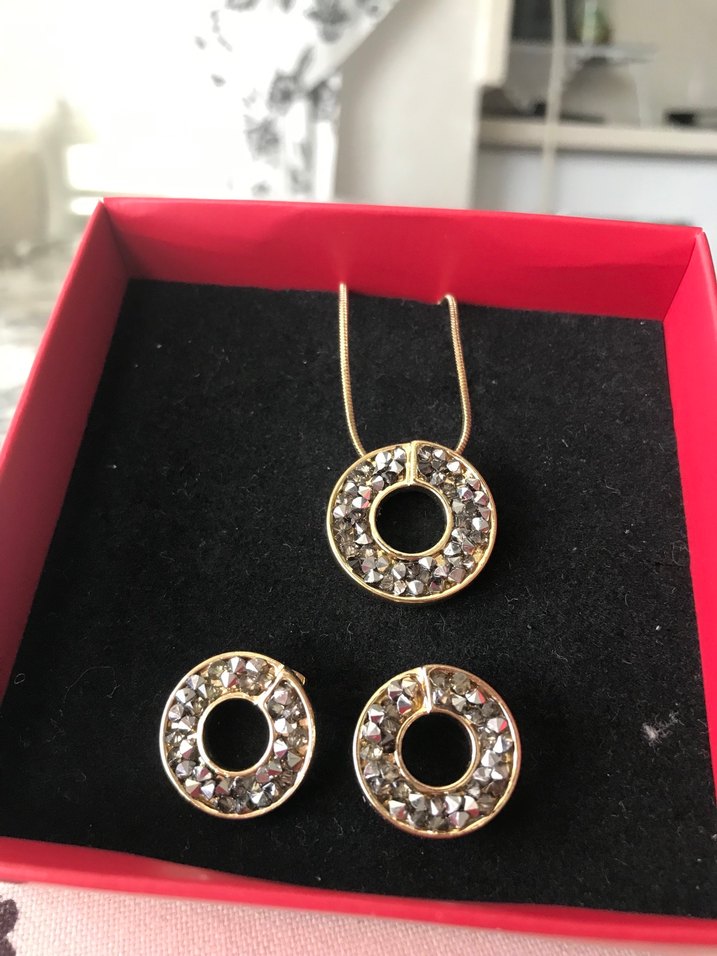 Altın Renkli Payetli Kadın Takı Seti - Görsel 2