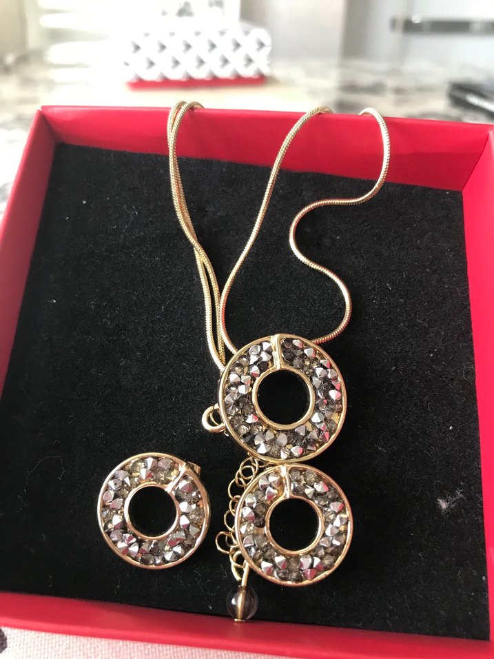 Altın Renkli Payetli Kadın Takı Seti - Görsel 3