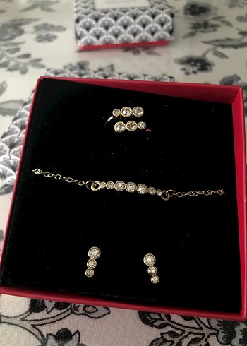 Altın Renkli Minimalist Kadın Takı Seti - Görsel 2