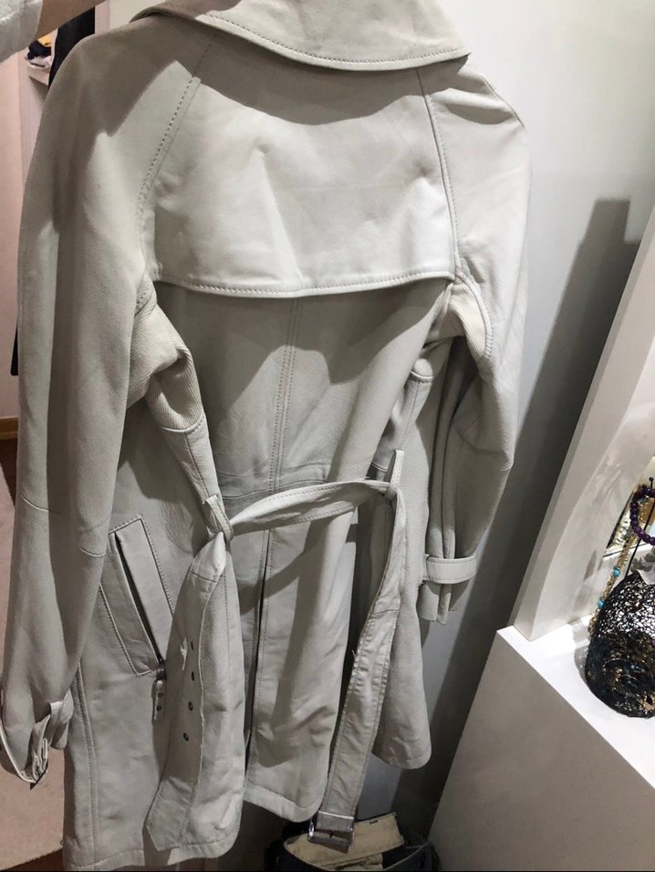 Düğmeli Bej Deri Kadın Trençkot - Görsel 2