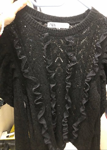 Siyah Volanlı Kısa Örgü Kazak - Görsel 2