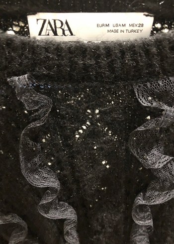 Siyah Volanlı Kısa Örgü Kazak - Görsel 3