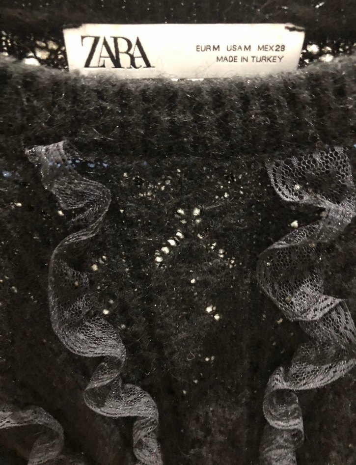 Siyah Volanlı Kısa Örgü Kazak - Görsel 3