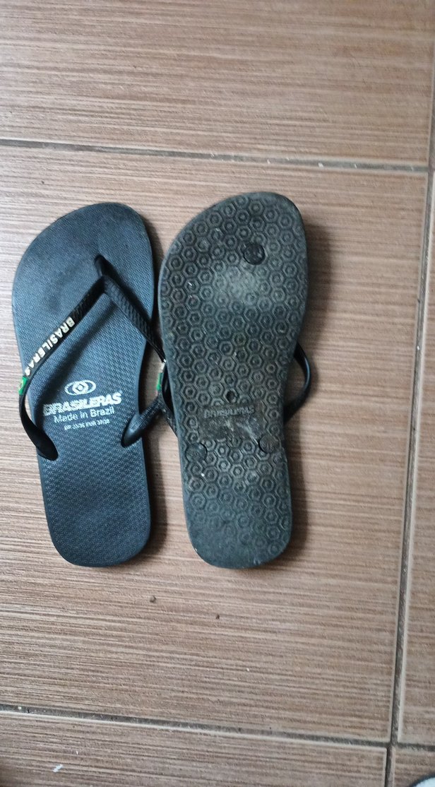 Siyah Minimalist Terlik - Görsel 2