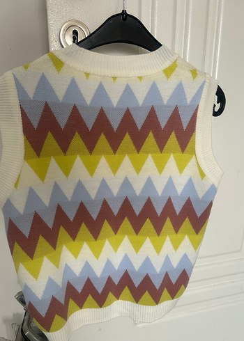 V Yaka Renkli Örgü Süveter - Görsel 4