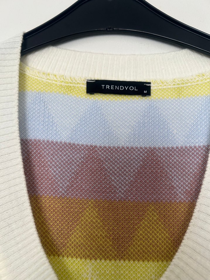 V Yaka Renkli Örgü Süveter - Görsel 3