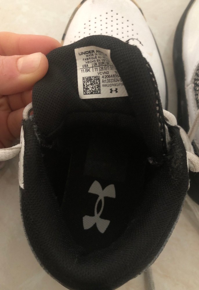 Under Armour Beyaz Gri Basketbol Ayakkabısı - Görsel 4