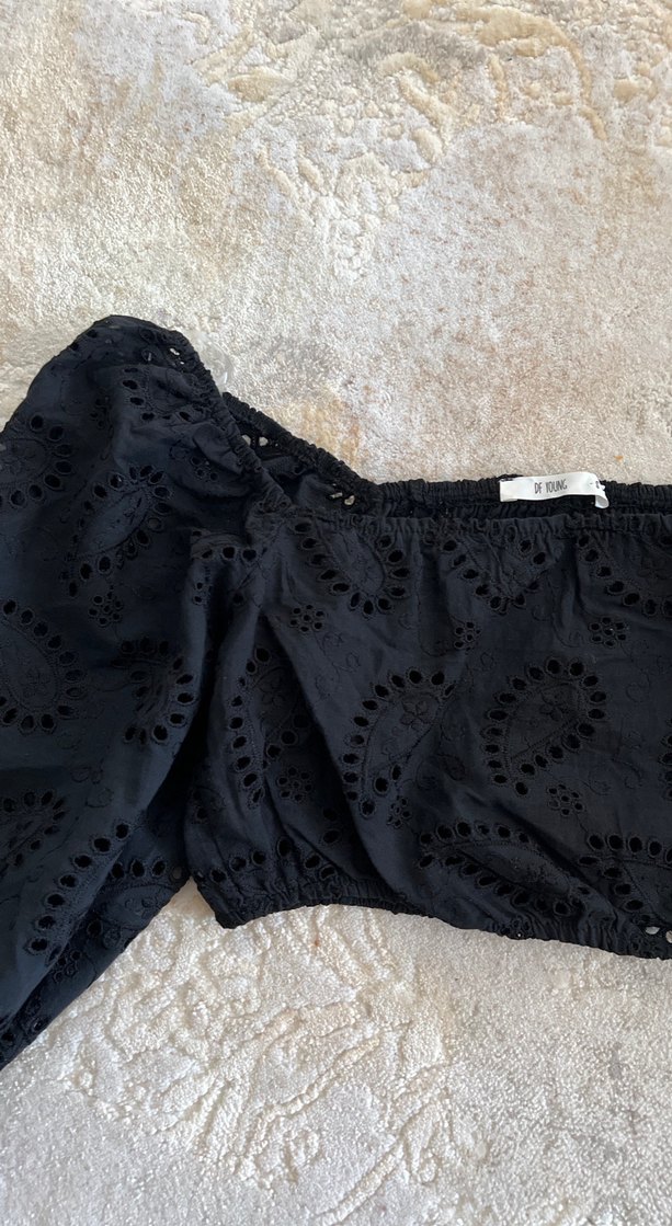 Dantel Detaylı Siyah Mini Bluz - Görsel 2