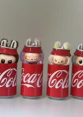 CocaCola Kutusu İçinde Labubu Figürleri - Görsel 2