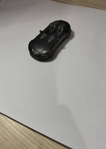 siyah hot wheels Aston Martin - Görsel 2
