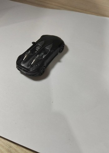 siyah hot wheels Aston Martin - Görsel 3