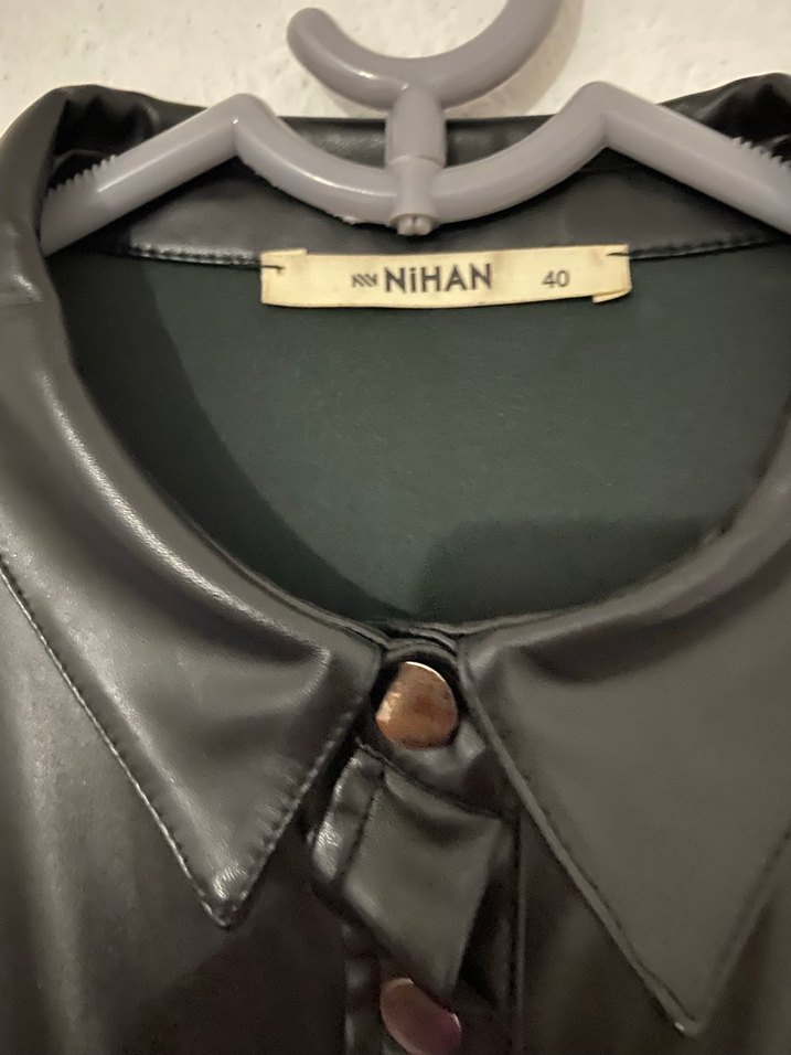 Düğmeli Siyah Deri Kadın Ceket - Görsel 3