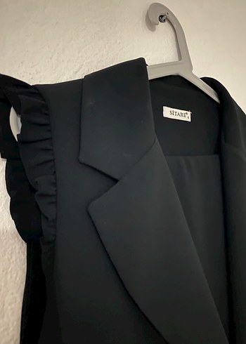 Siyah Düğmeli Kolsuz Midi Yelek ve pantolonlu takım - Görsel 2