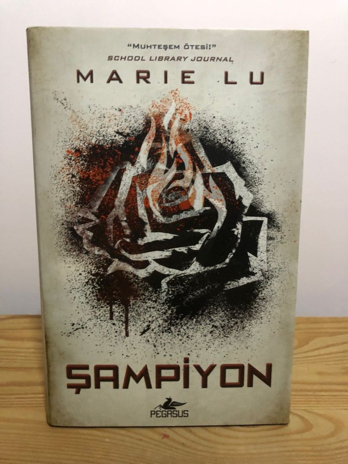 Marie Lu Üçleme Seti: Efsane, Direniş, Şampiyon - Görsel 4