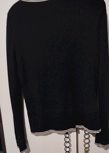 İkili Takım: Kancalı Siyah Nakışlı İnce Ceket ve Kolsuz Buluz - Görsel 4